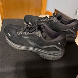 Brooks Men's Black Ghost Athletic Shoes